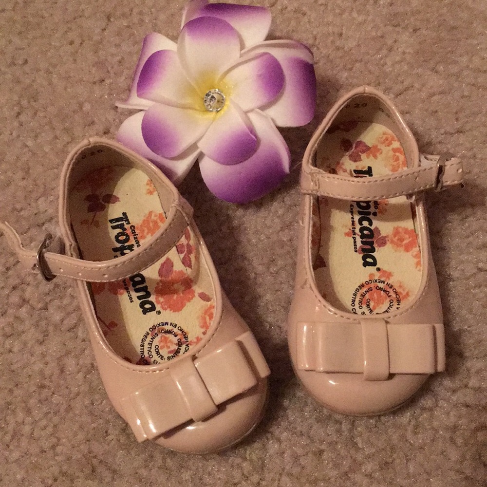 Leather shoes